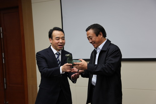 王小康董事长_董事长