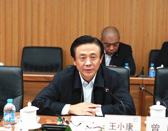 亚韩董事长_亚通董事长贾相国图片